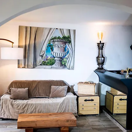 Tropez Centre, La Bravade 2 Pour 4, Romana Saint-Tropez